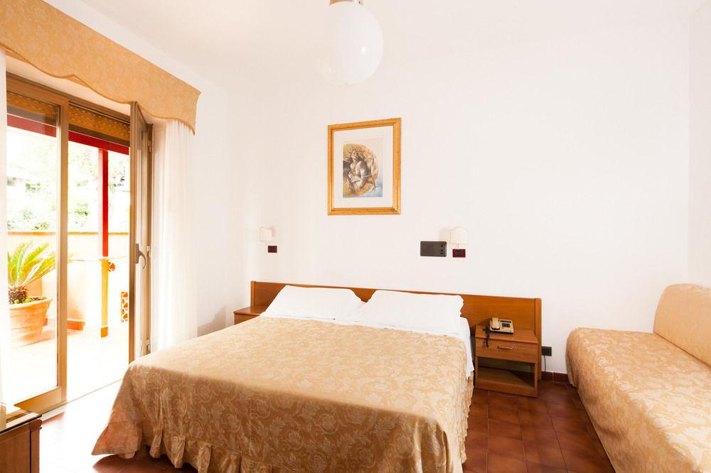 טאורמינה Andromaco Palace Hotel מראה חיצוני תמונה