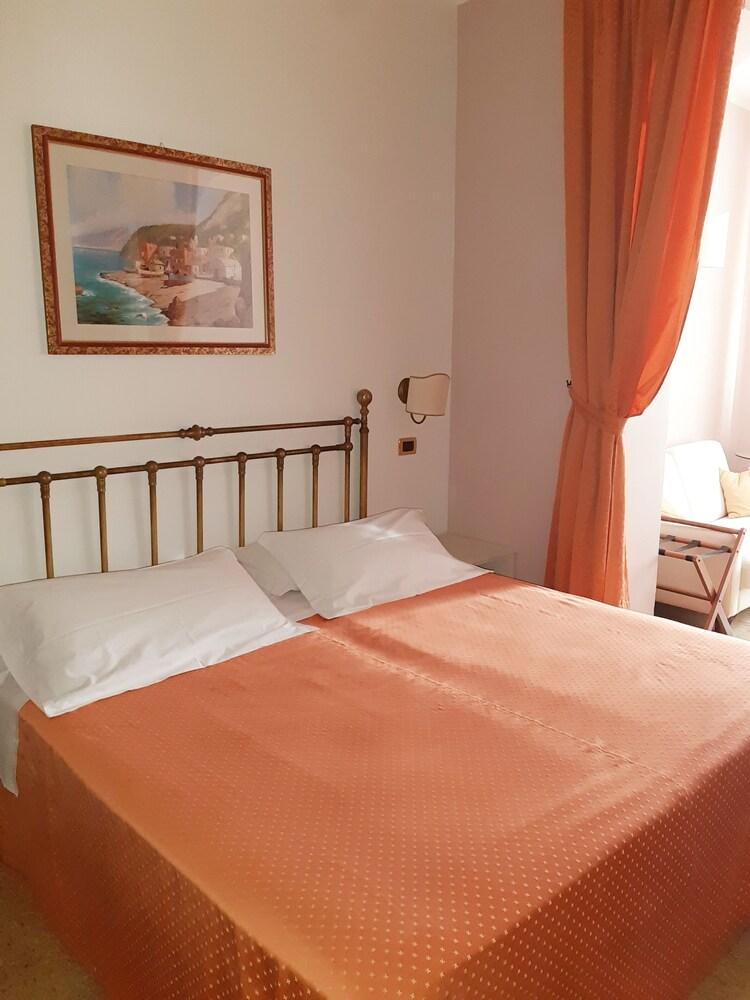 טאורמינה Andromaco Palace Hotel מראה חיצוני תמונה