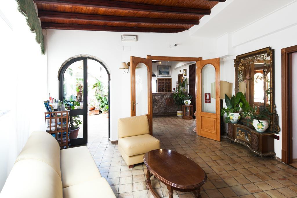 טאורמינה Andromaco Palace Hotel מראה חיצוני תמונה