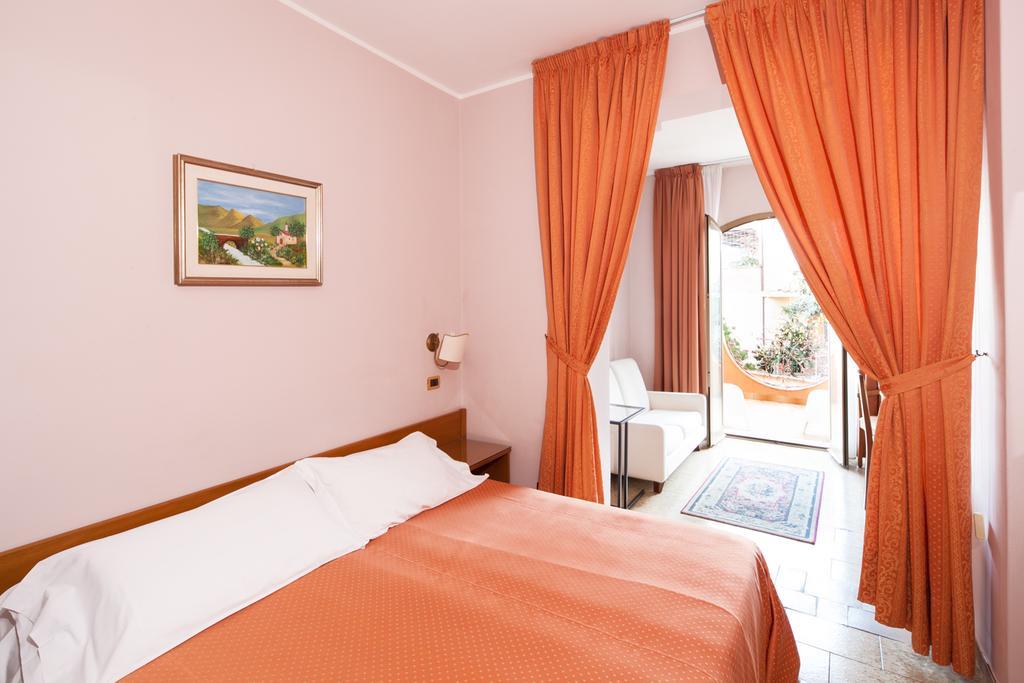 טאורמינה Andromaco Palace Hotel מראה חיצוני תמונה