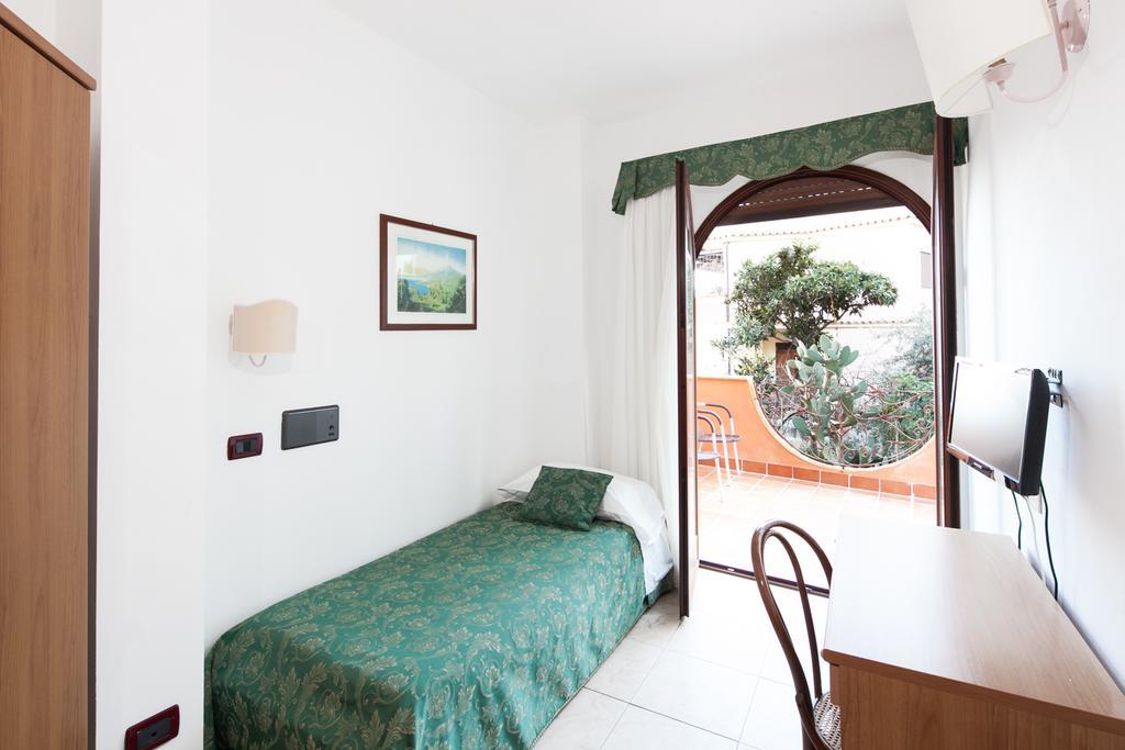 טאורמינה Andromaco Palace Hotel מראה חיצוני תמונה